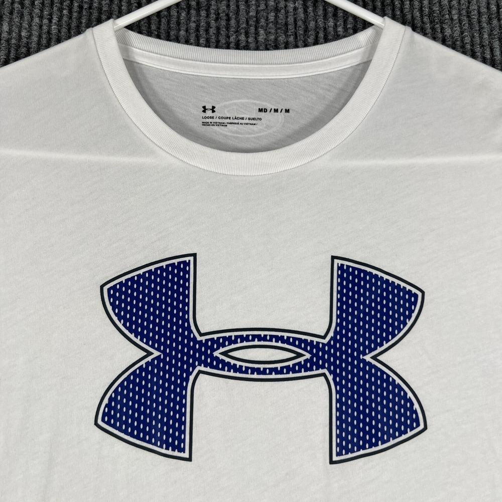 Under Armour Shirt Mens Medium White Short Sleeve Loose Fit Blue Logo Light